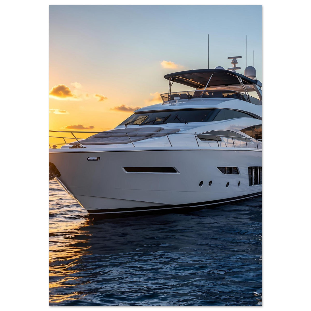 Poster mit Yachtbug und Wasserlinie, goldener Himmel und dunkles Meer im Sonnenuntergang