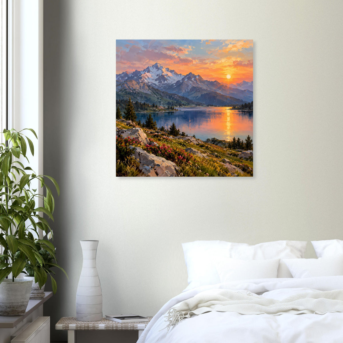 Quadratisches Poster an der Wand mit Bergsee und orangefarbenem Sonnenuntergang