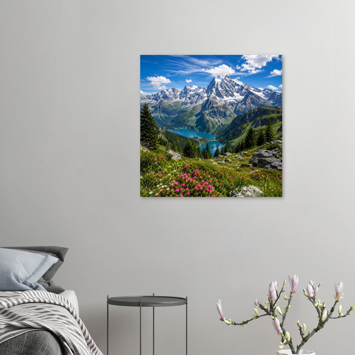 Landschaftsposter (klein, quadratisch) mit Alpenpanorama, See im Tal und Blumenwiese