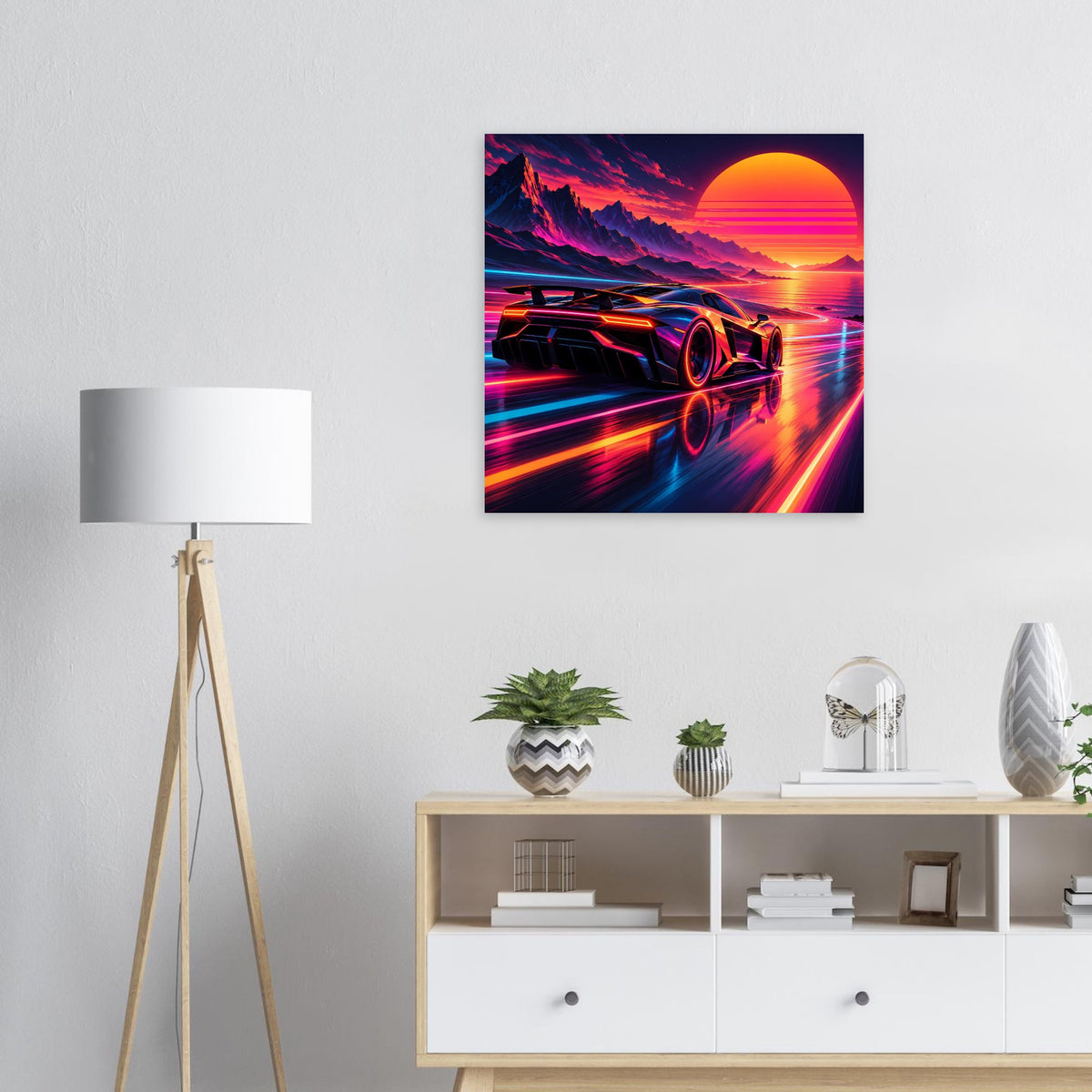 Quadratisches Poster mit futuristischem Supercar, bunten Lichtspuren und Sonnenuntergang