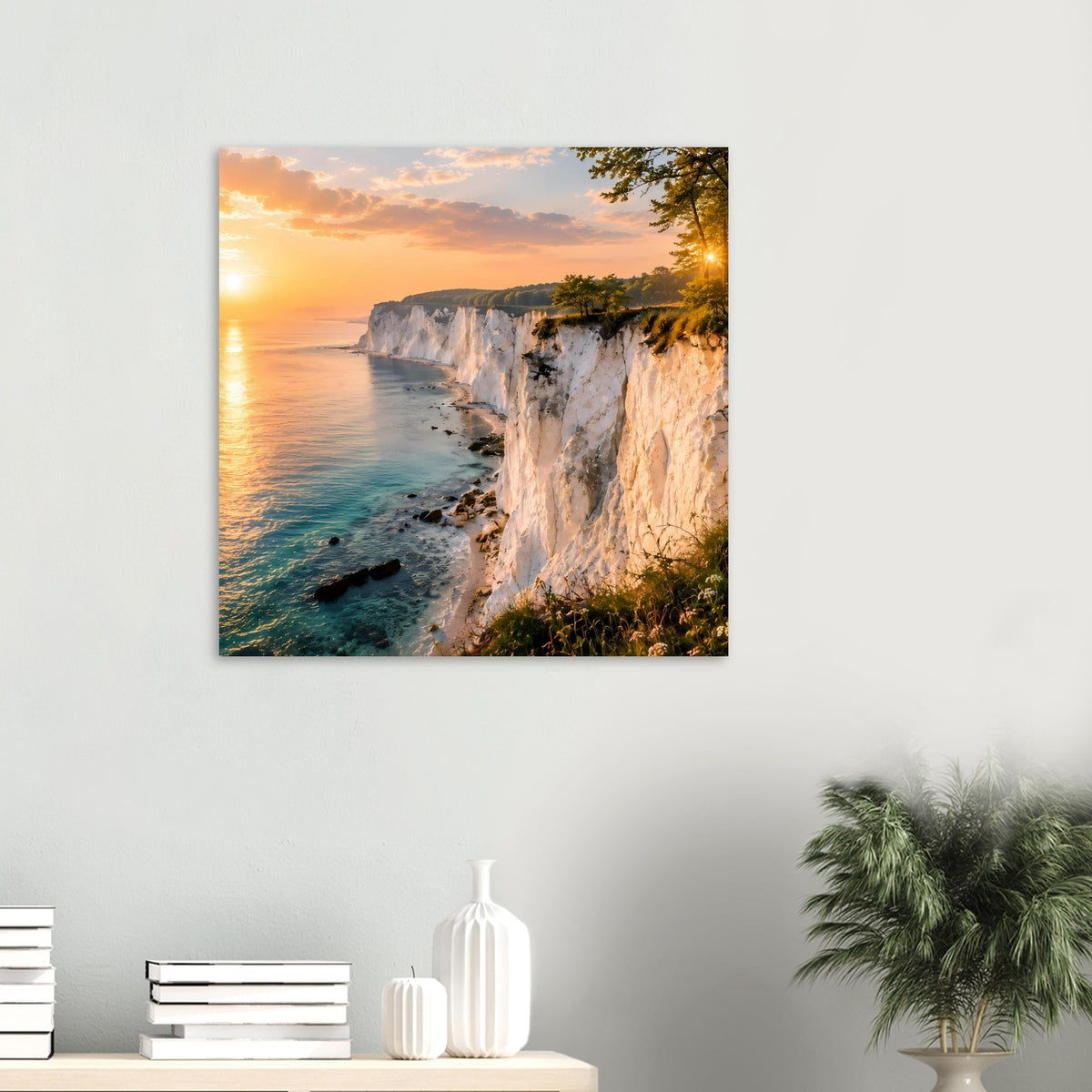 Poster mit Küstenklippen bei Sonnenuntergang, Meerwasser und orangefarbenem Himmel