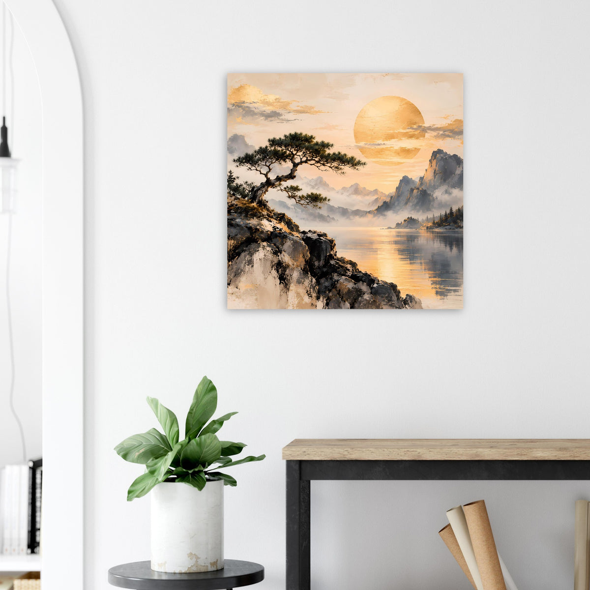 Landschaftsposter mit See, Felsen, Baum und leuchtender Sonne im quadratischen Rahmen