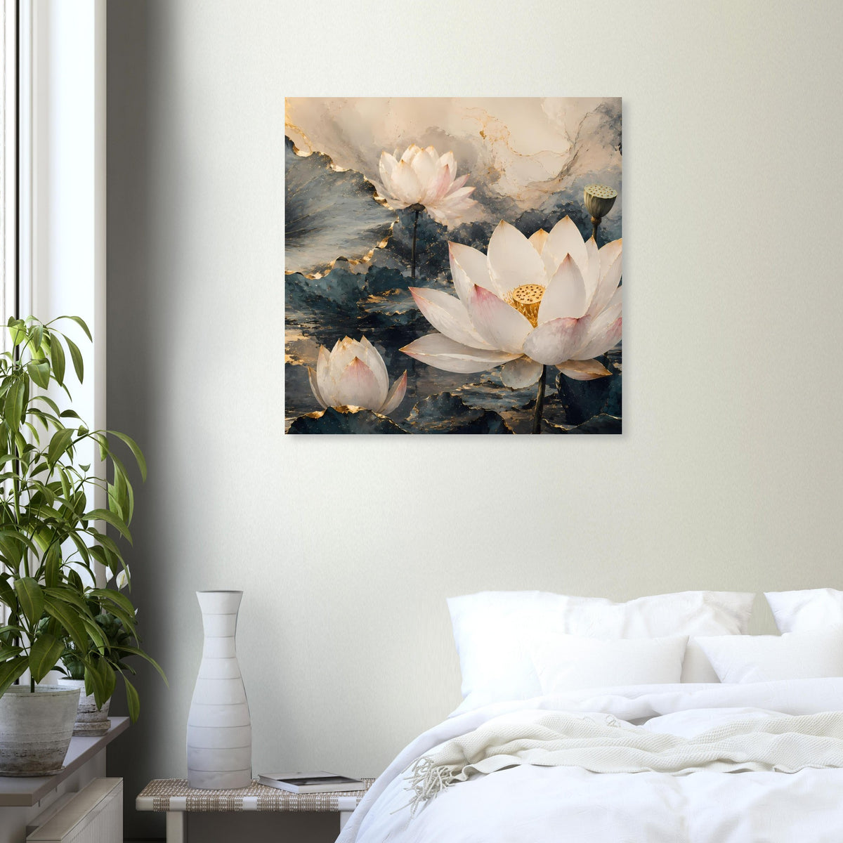 Lotusblumen-Poster mit goldenen Akzenten, quadratisch gerahmt, weiße Blüten auf blauem Untergrund