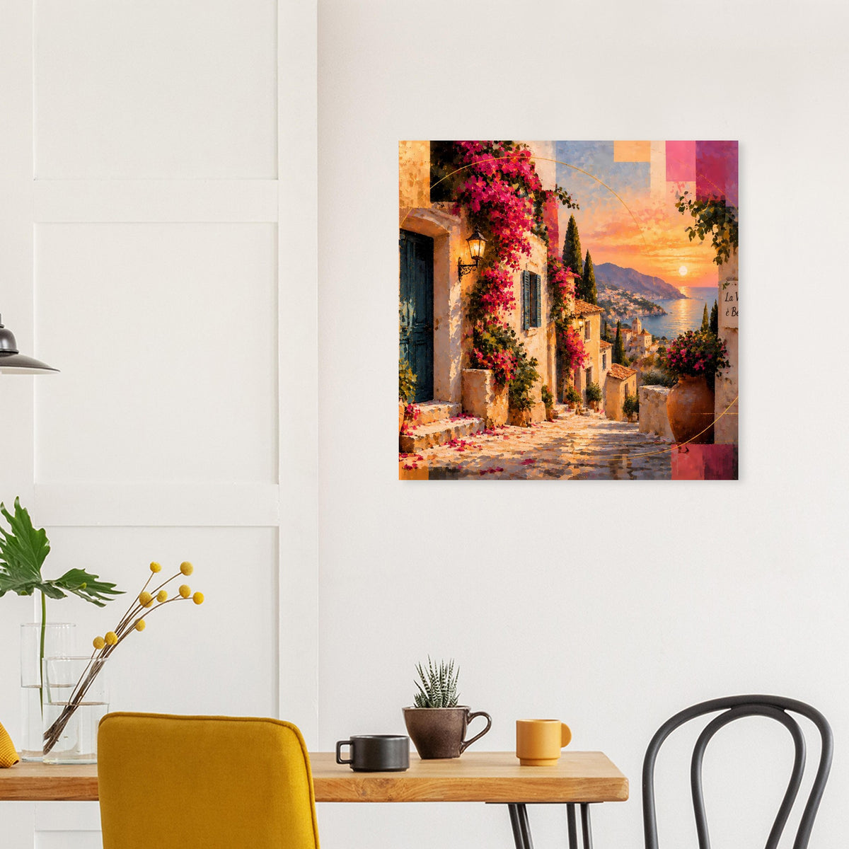 Gerahmtes Poster: mediterrane Straße mit Blumenranken und Sonnenuntergang