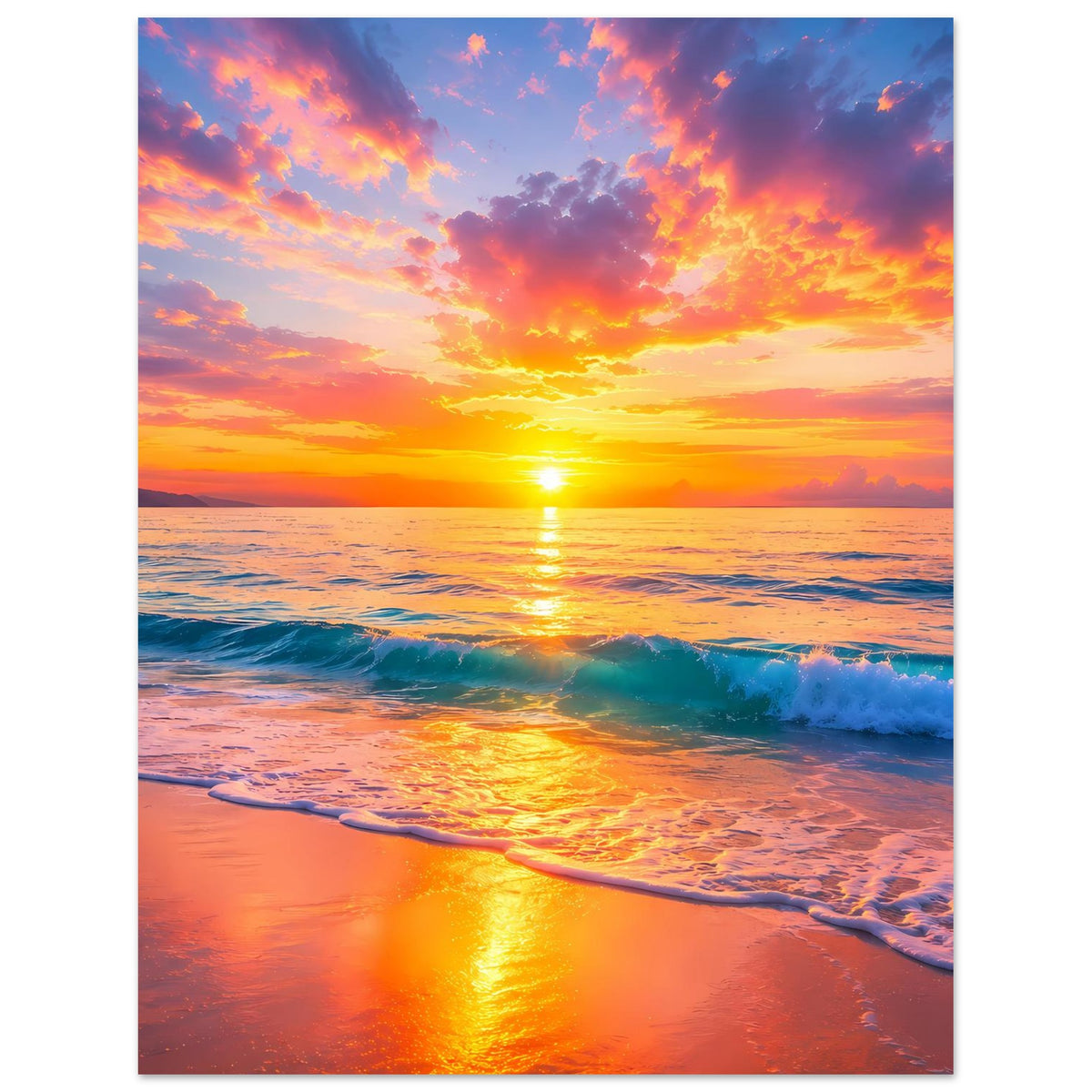 Hochformatiges Strandposter mit Sonnenaufgang am Horizont, Wellen und reflektierendem Sand