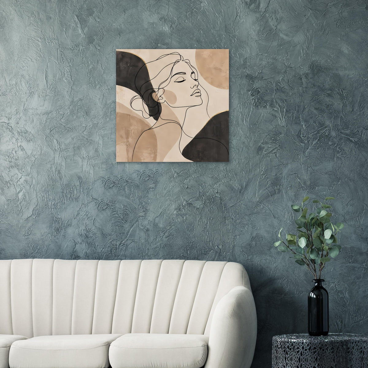 Quadratisches Kunstposter: Line-Art Frauenprofil in Beige und Schwarz.