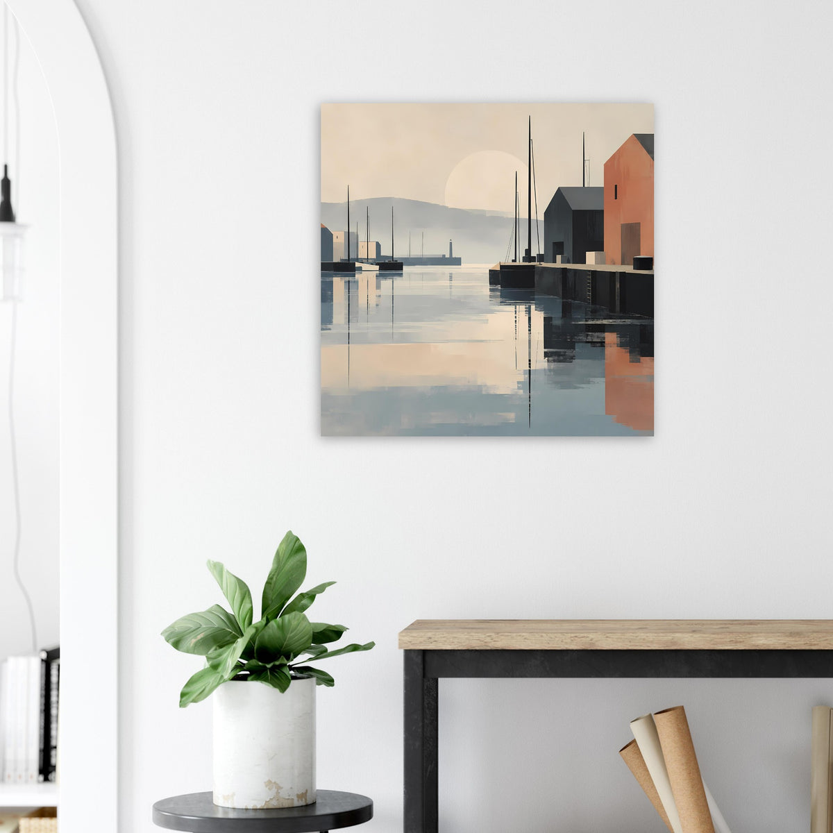 Quadratisches Poster mit Hafenlinie, spiegelnder Wasserfläche und Häusern im Abendlicht.