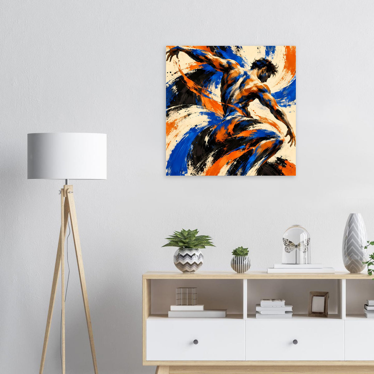 Quadratisches abstraktes Kunstposter: blaue, orangefarbene und schwarze Pinselwirbel