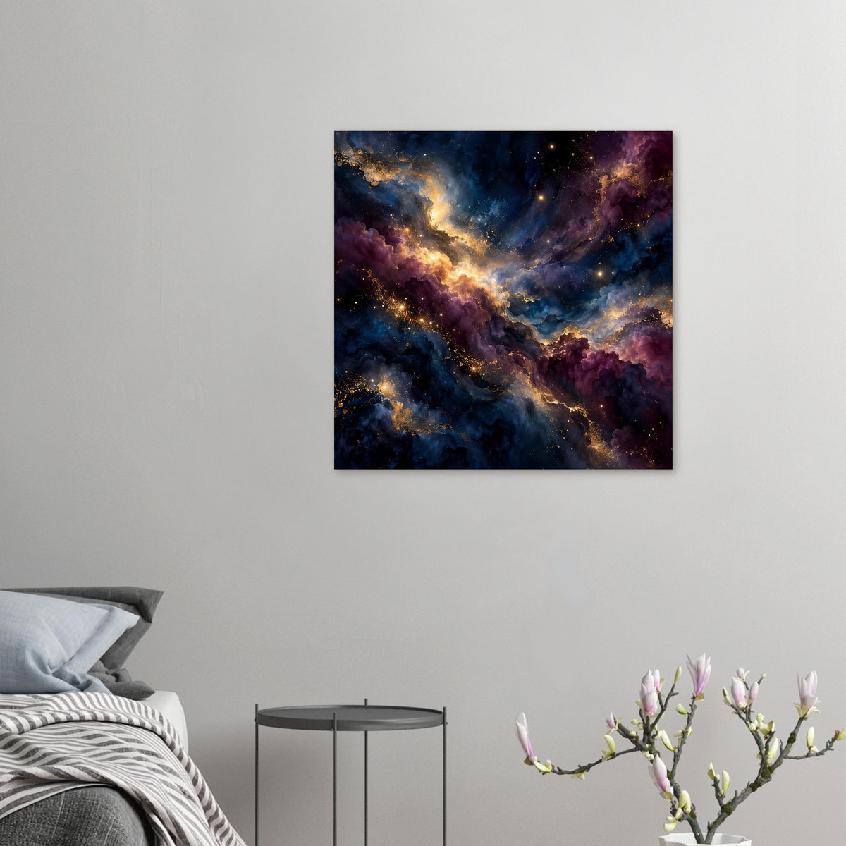 Kleines Kunstposter mit kosmischer Galaxie: violett-blauer Nebel und goldene Lichtspur