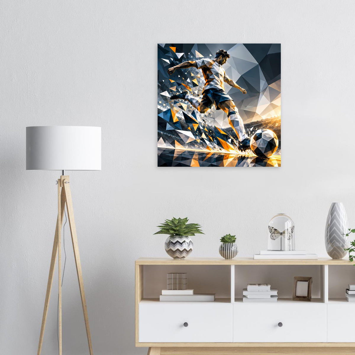 Fußball-Actionposter: Spieler im Sprung, geometrische Formen in Blau/Orange