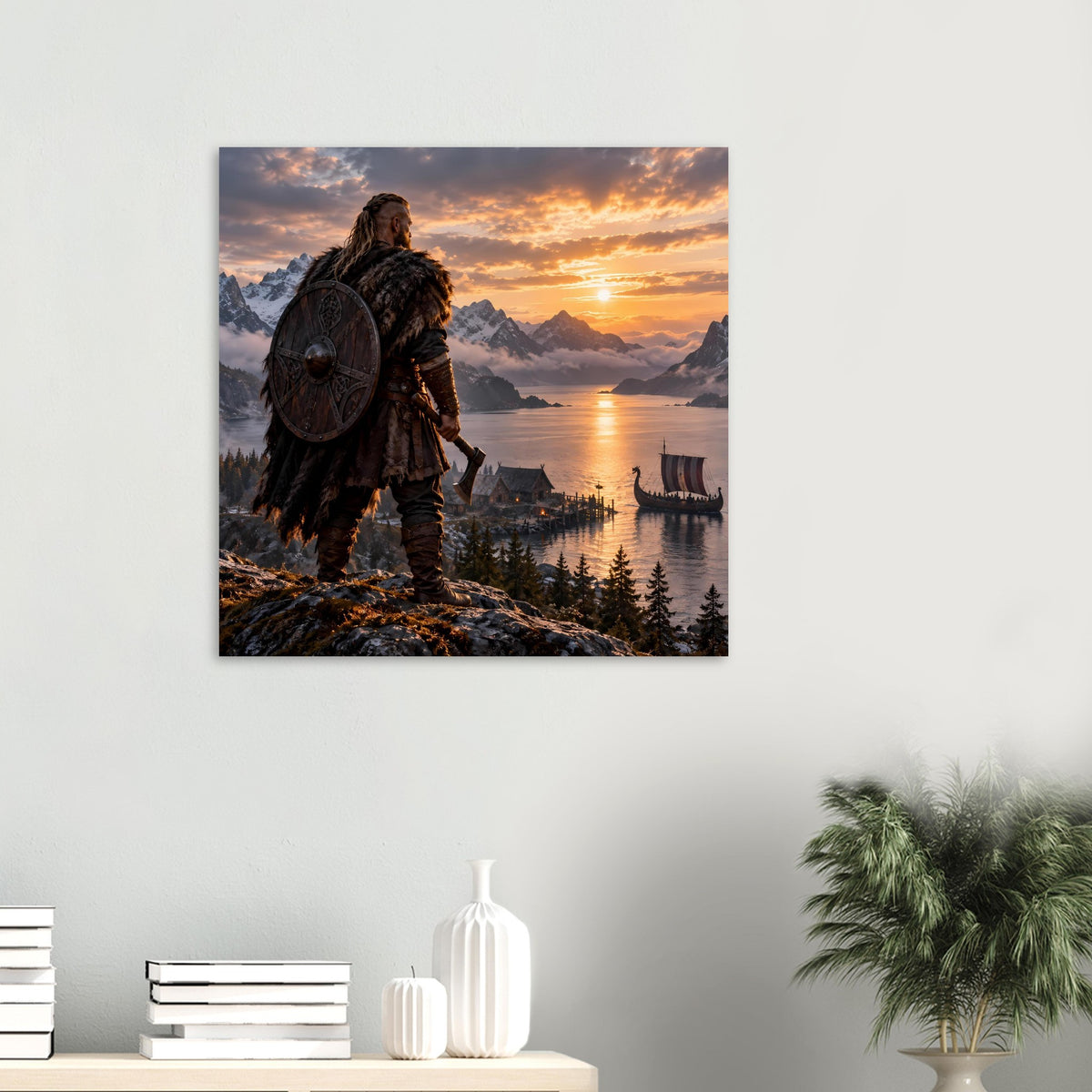 Gerahmtes Poster mit Wikinger im Fell und Rundschild am Fjord bei Sonnenuntergang
