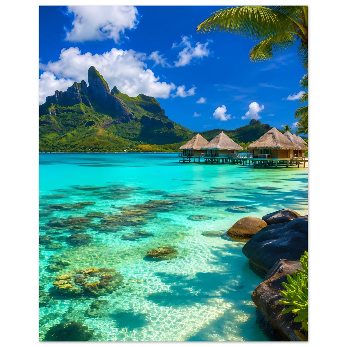 Tropisches Strandposter im Hochformat mit türkisfarbenem Meer, Palmen und Strandvillen