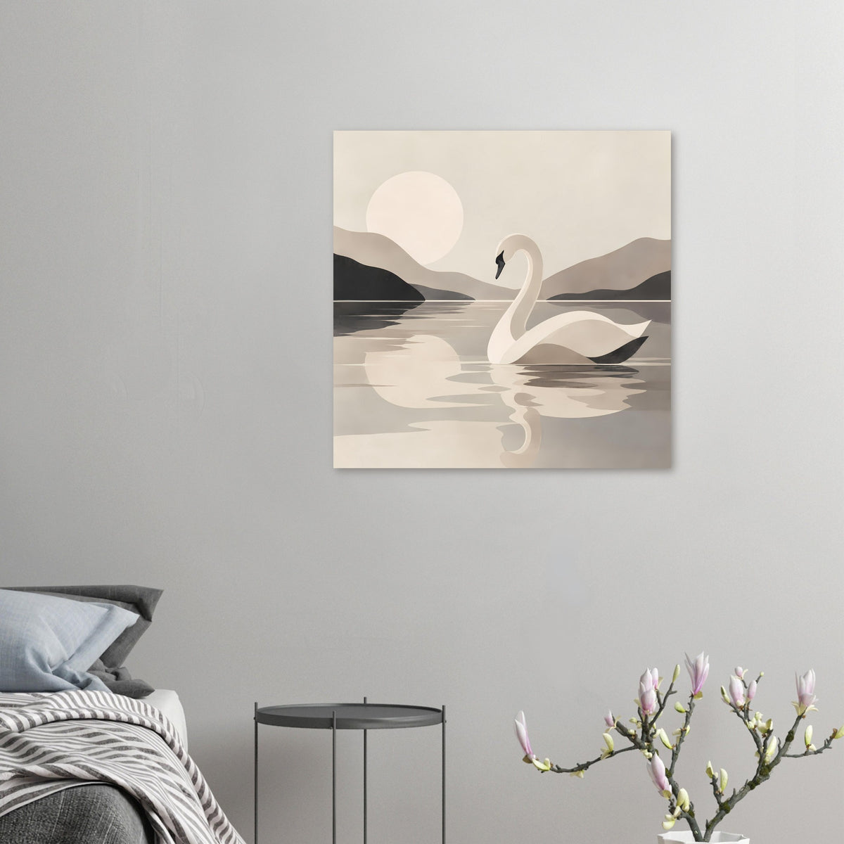 Wandposter mit kleinem Schwanmotiv: weißer Vogel, ruhiges Wasser und Hügel in hellen Graubeige-Tönen.