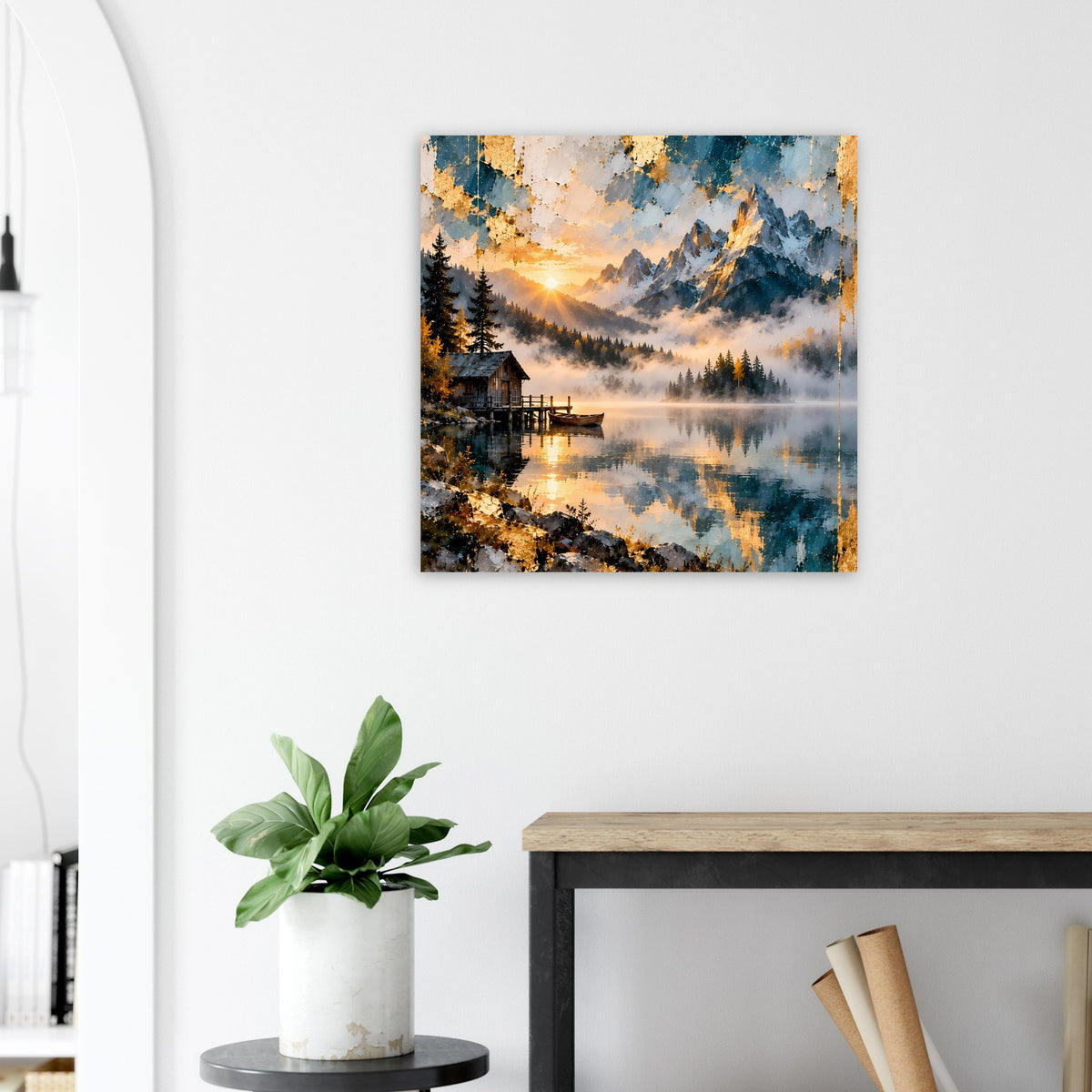 Wandposter mit Bergsee-Panorama, Sonnenaufgang zwischen Bergen und Wald am Ufer