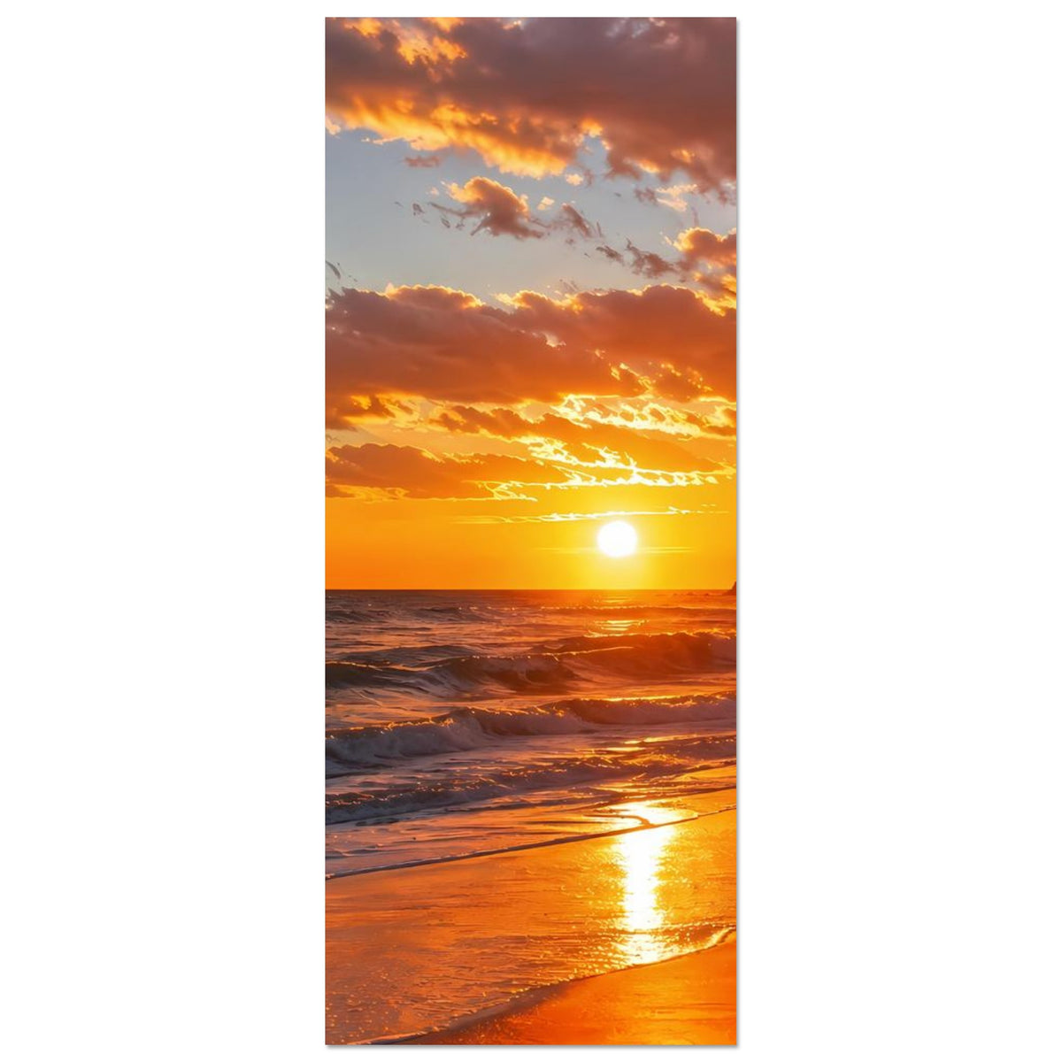Sunset-Beach-Poster im Hochformat: orangefarbene Wolken, Sonne über dem Strand, Wellen.