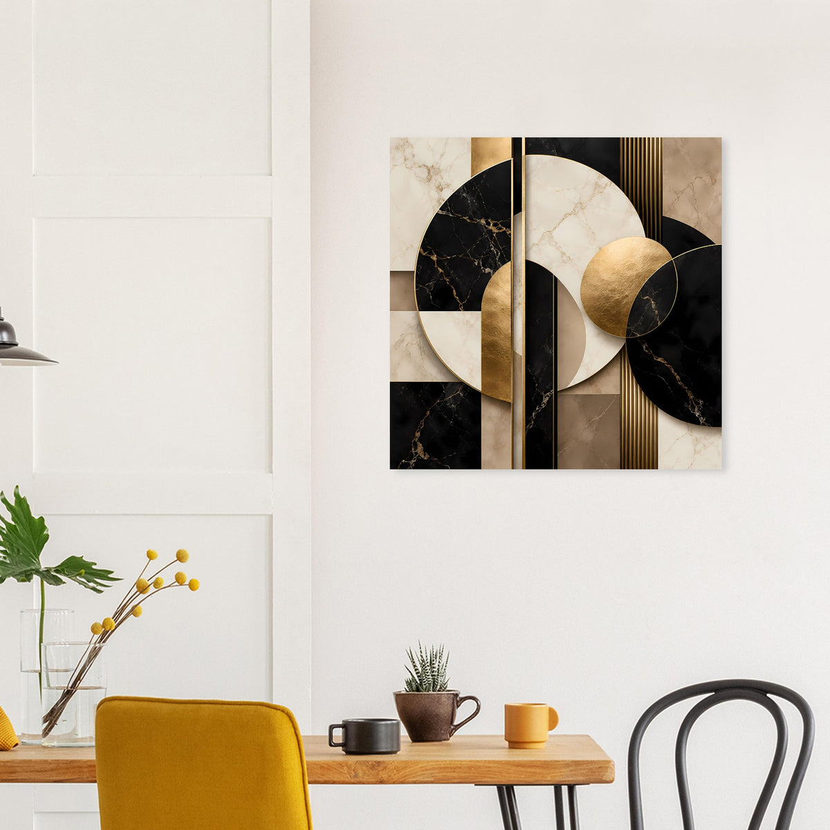 Geometrisches Wandbild mit Marmoroptik, goldenen Akzenten, Kreisen und schwarzen Segmenten.