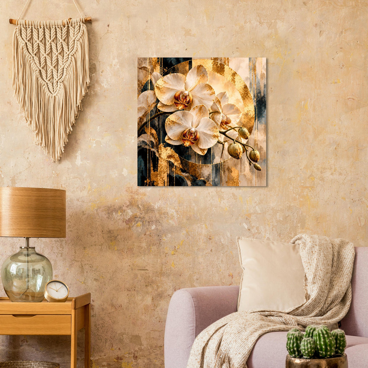 Orchideen-Kunstposter mit goldenen Akzenten, beigen Blüten und dunklen Farbflächen