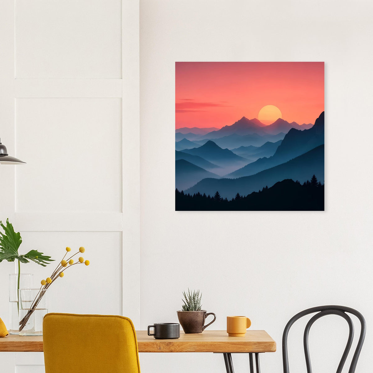 Quadratisches Landschaftsposter mit Sonnenuntergang über blauen Höhenzügen und dunklem Waldsaum