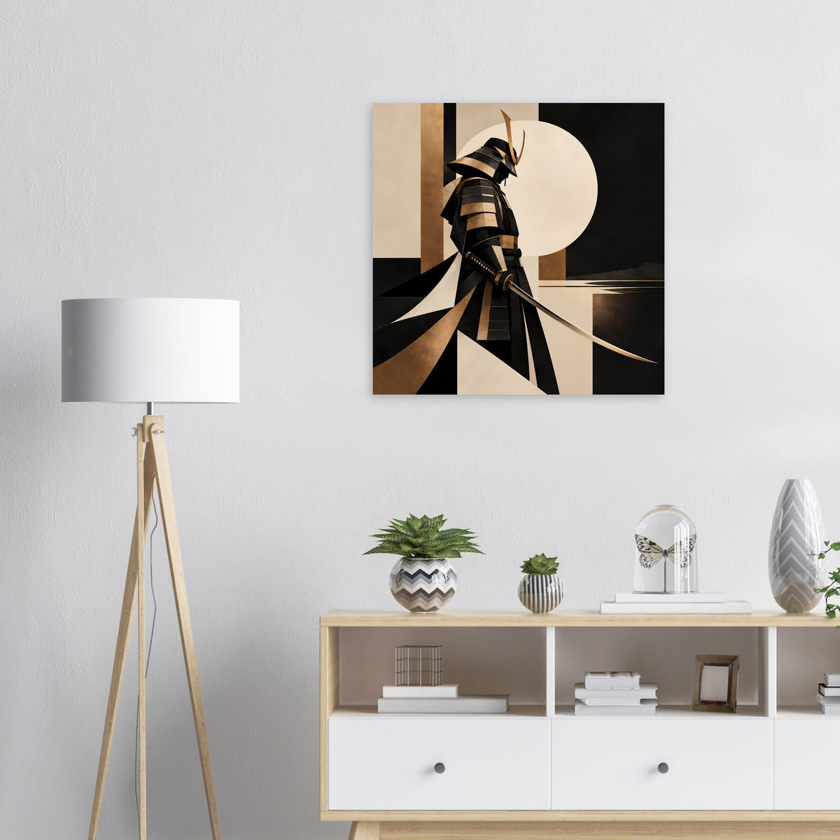 Quadratisches Kunstposter mit Samurai-Silhouette in Gold- und Schwarztönen, abstrakte Formen