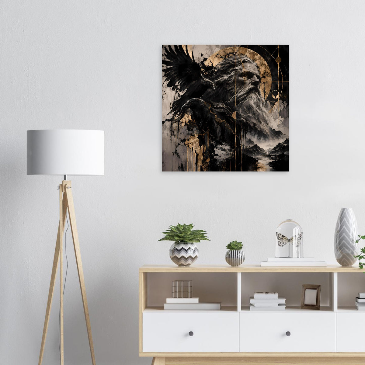 Poster mit Raben und nordischem Gott, kontrastreicher Schwarz-Grau-Grafik mit goldenen Akzenten
