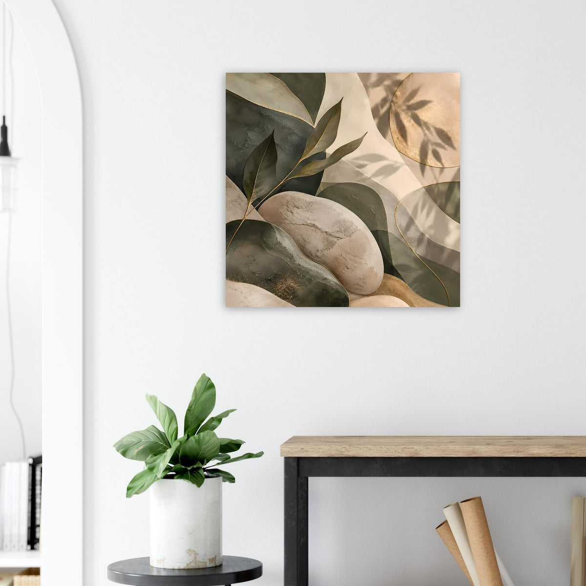 Quadratisches Poster mit abstraktem Blatt- und Steinmotiv in gedeckten Naturfarben