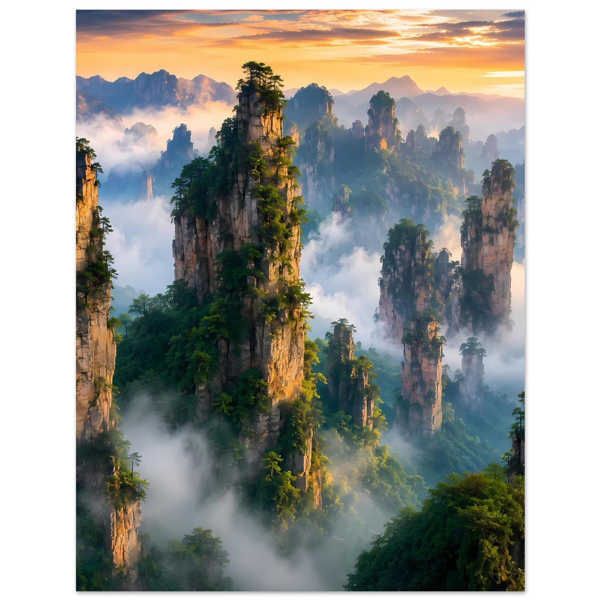 Vertikales Poster mit Dschungeltürmen bei Sonnenaufgang, Nebel, kräftiges Grün und Blau
