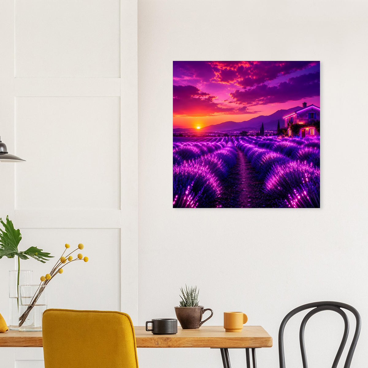 Quadratisches Poster zeigt Lavendelfeld in kräftigem Violett bei Sonnenuntergang