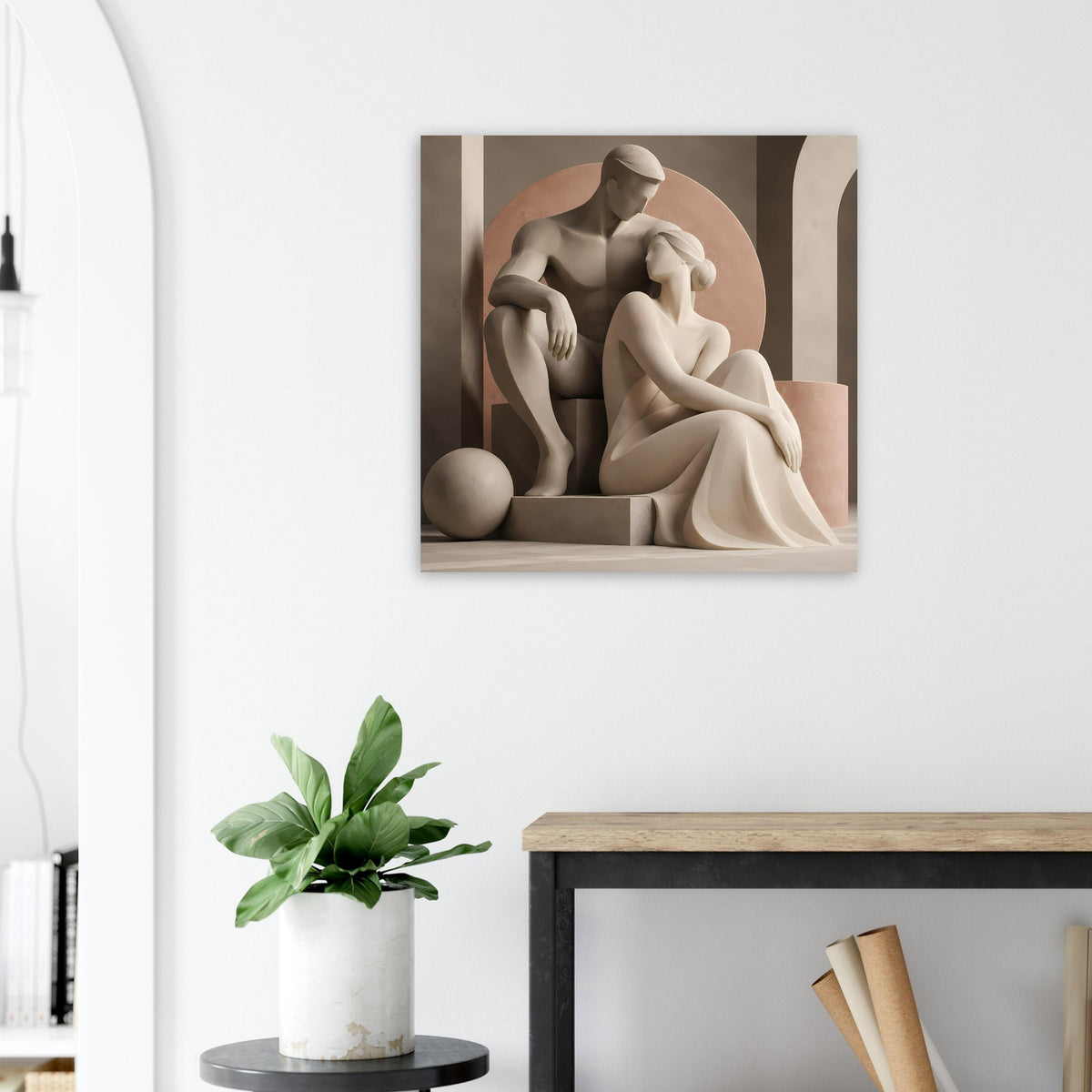 Quadratisches Kunstposter mit Liebespaar-Skulptur in Beige, Sepia- und Grautönen