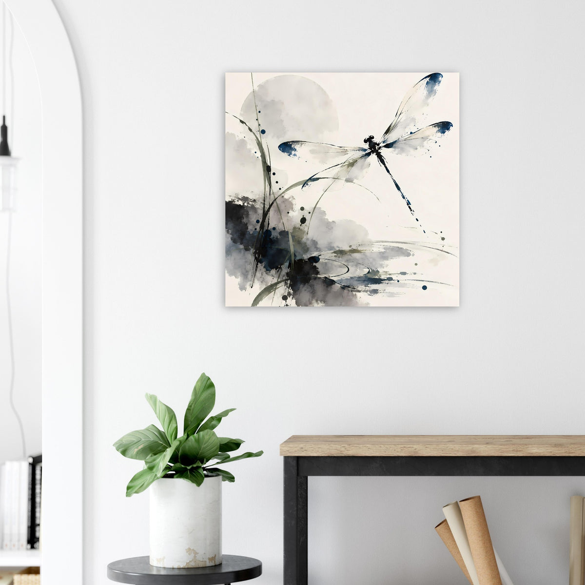 Aquarell-Poster mit Libelle in Blau und Grau, feine Sprenkel, rechteckig