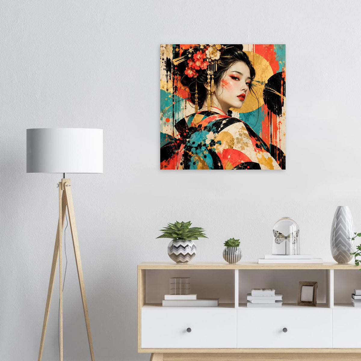 Quadratisches Kunstposter mit Geisha im Kimono, goldroter Hintergrund und Blüten