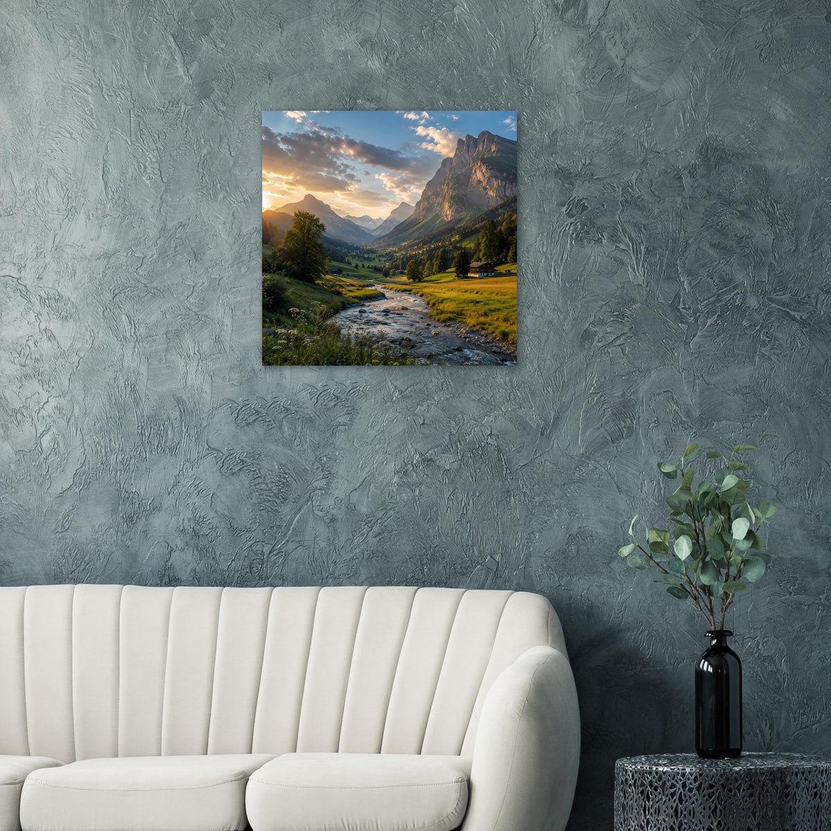 Quadratisches Poster mit Alpenlandschaft bei Sonnenuntergang: Fluss, Berge und Talblick.