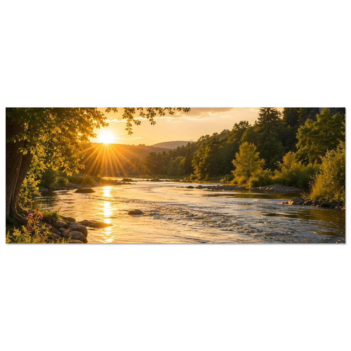 Landschaftsposter, horizontal: Flusslandschaft bei Sonnenuntergang mit Sonnenstrahlen und Wald