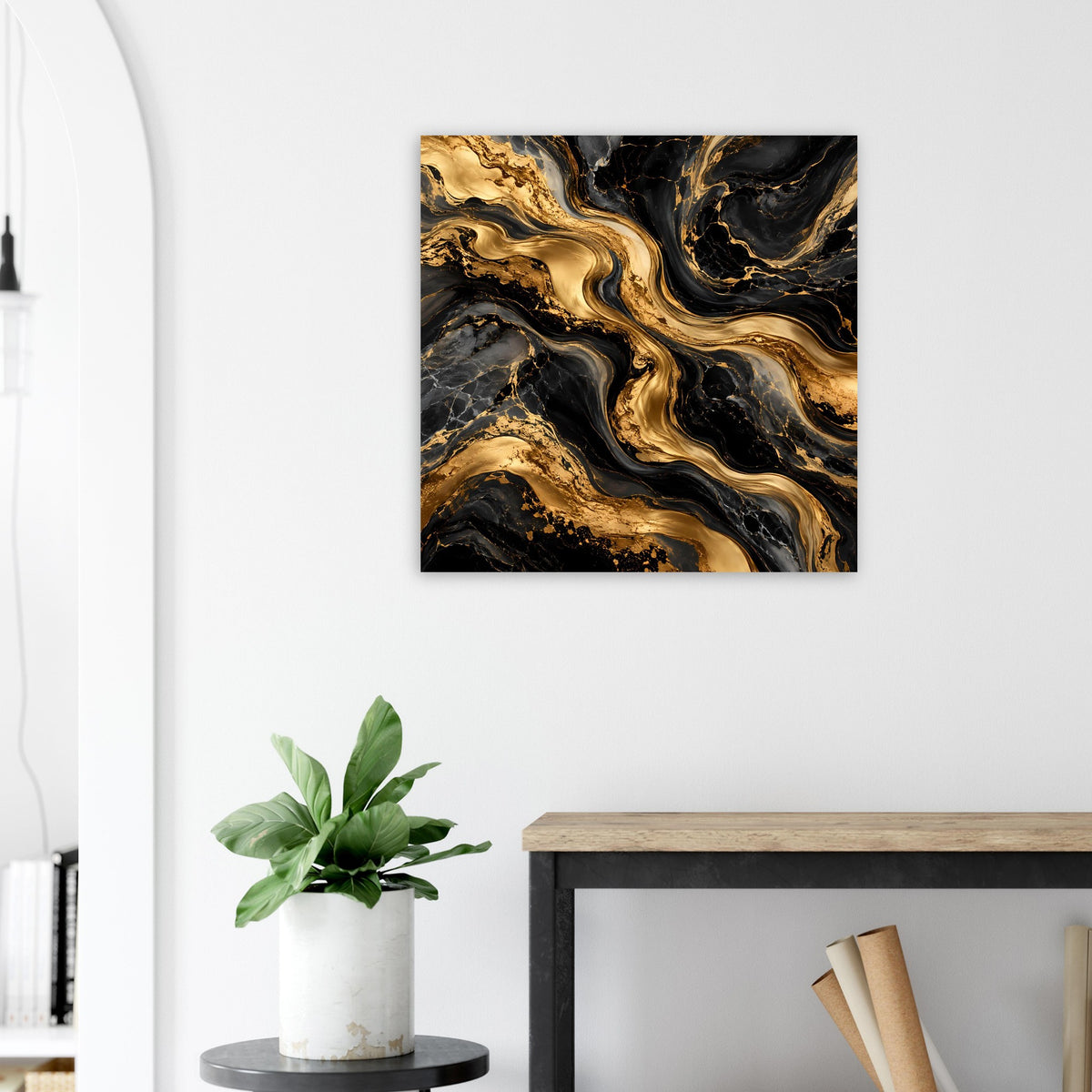 Quadratisches Poster mit schwarzem Marmormuster und goldenen Wellen
