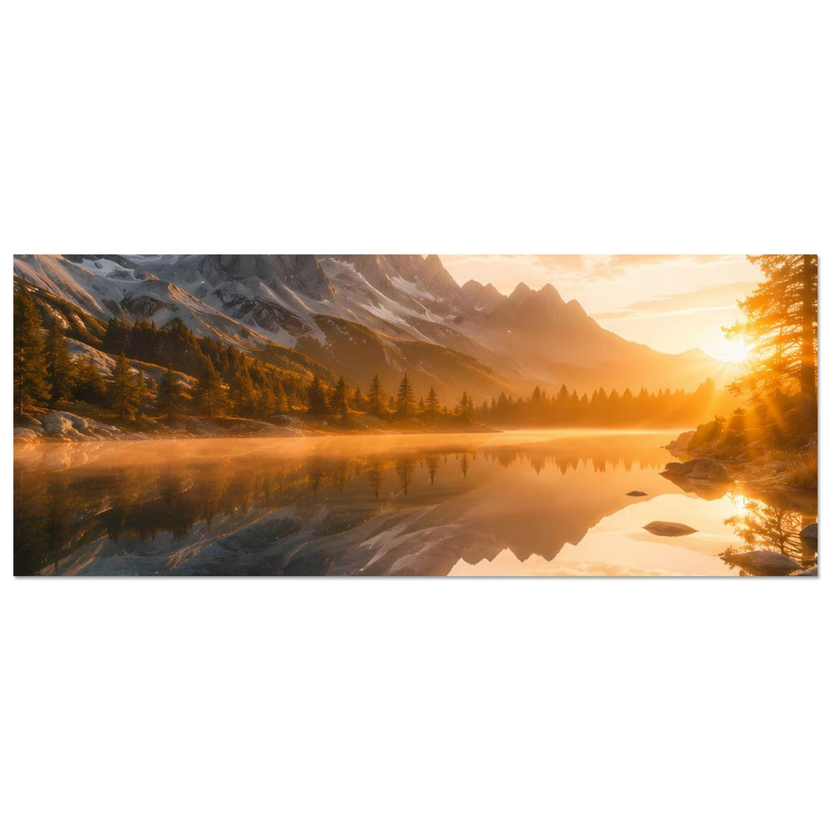 Poster im Querformat mit Berg- und Seelandschaft bei Sonnenaufgang, Sonnenstrahlen am Rand
