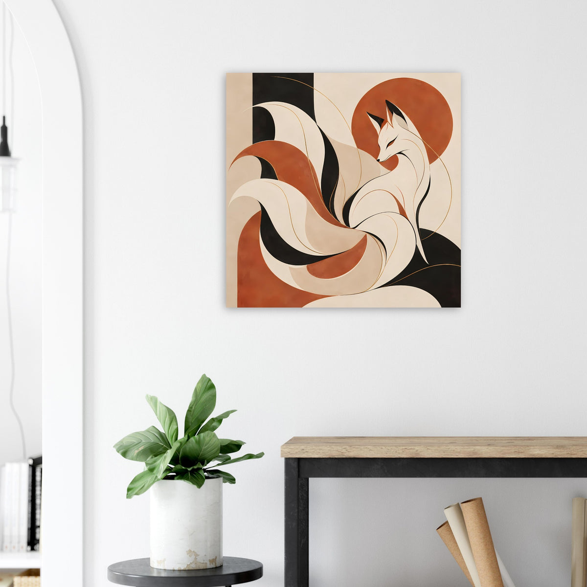 Quadratisches Kunstposter mit Fuchsgeist in Elfenbein, Orange und Schwarz, abstrahierte Schweife