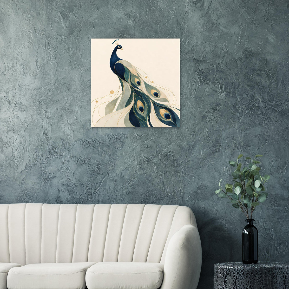 Pfauenporträt-Poster mit blauem Pfau und grünen Augenfedern, goldene Sprenkel und Schwung