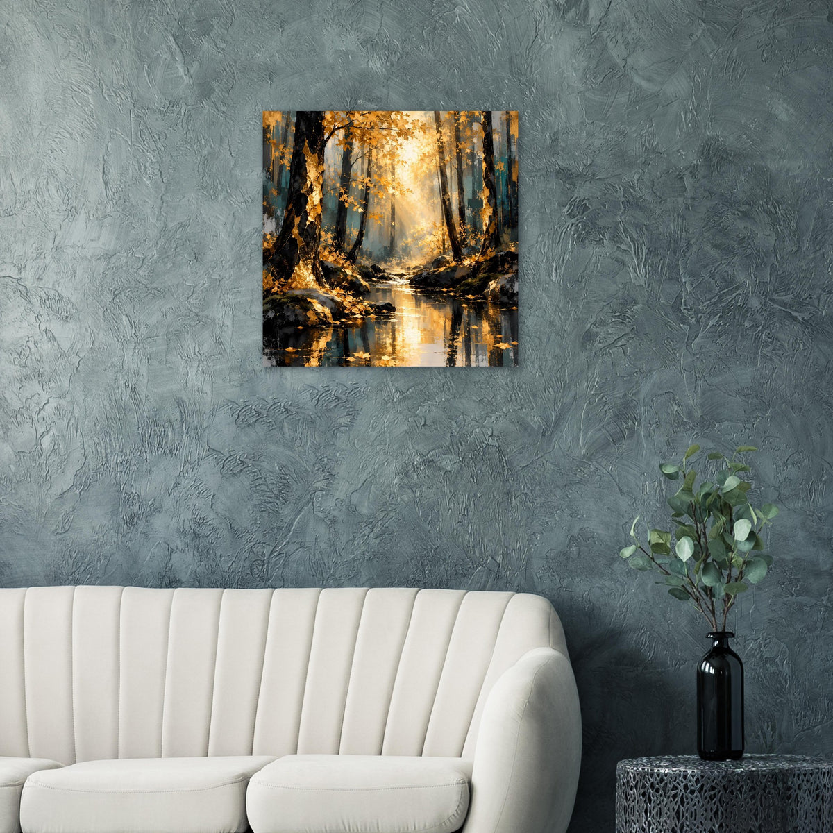 Quadratisches Poster mit Herbstwald und goldenem Schein über ruhigem Bach.