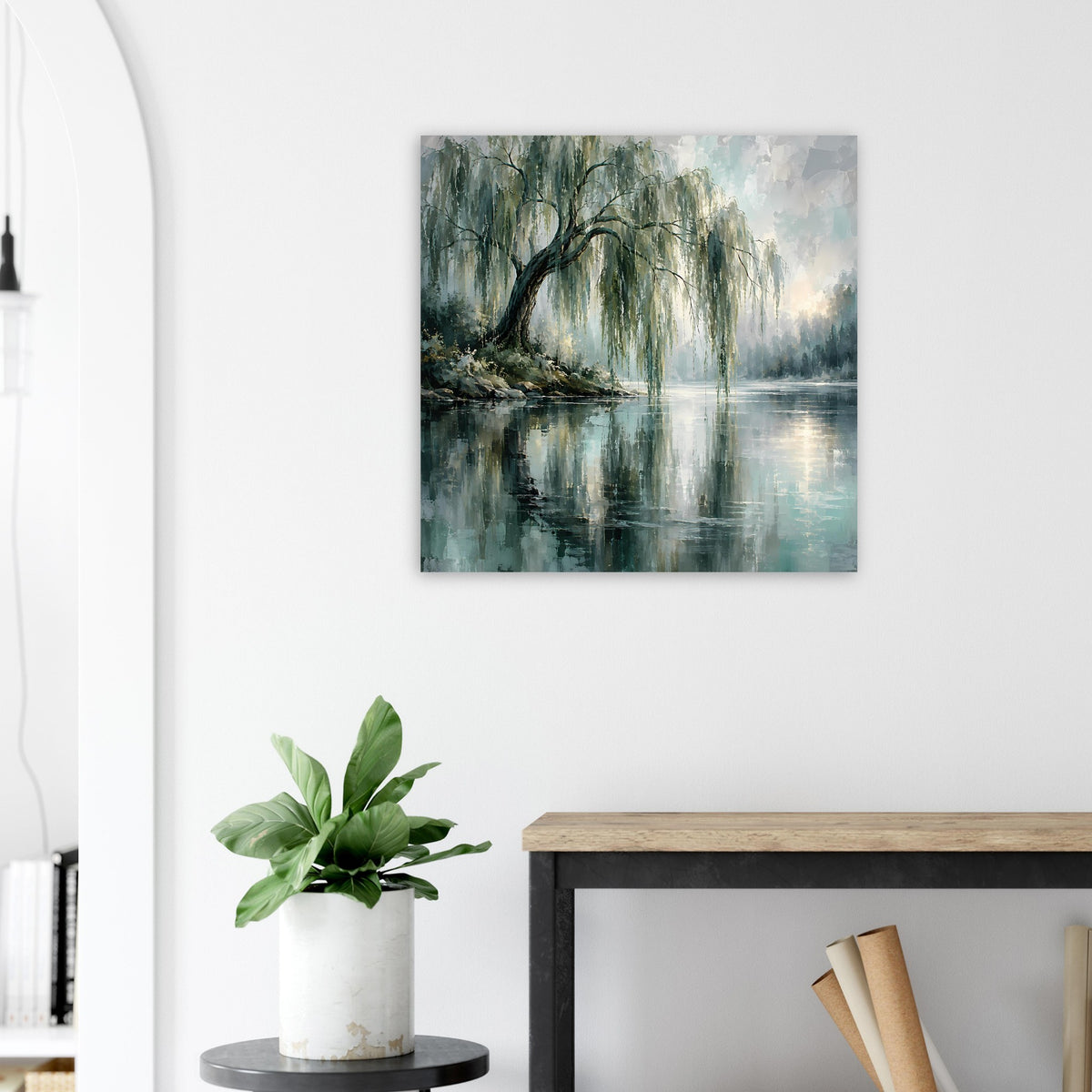 Quadratisches Poster mit Weidenbaum und Spiegelung im Wasser, türkis-blaue Farbflächen