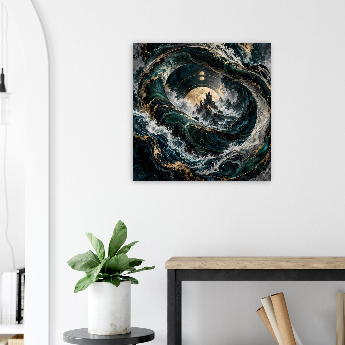 Quadratisches Wandposter mit blau-grünem Meereswirbel und goldener Kugel im Zentrum