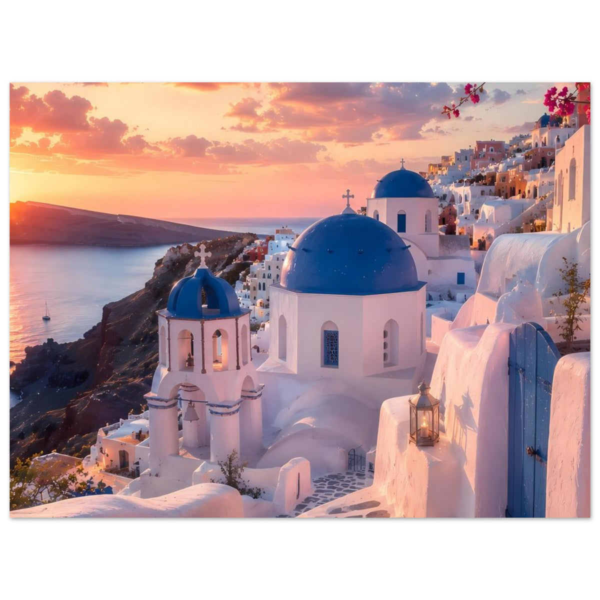 Gerahmtes Poster mit weiß-blauen Kirchenkuppeln, Gassenweg und Laternen bei Sonnenuntergang