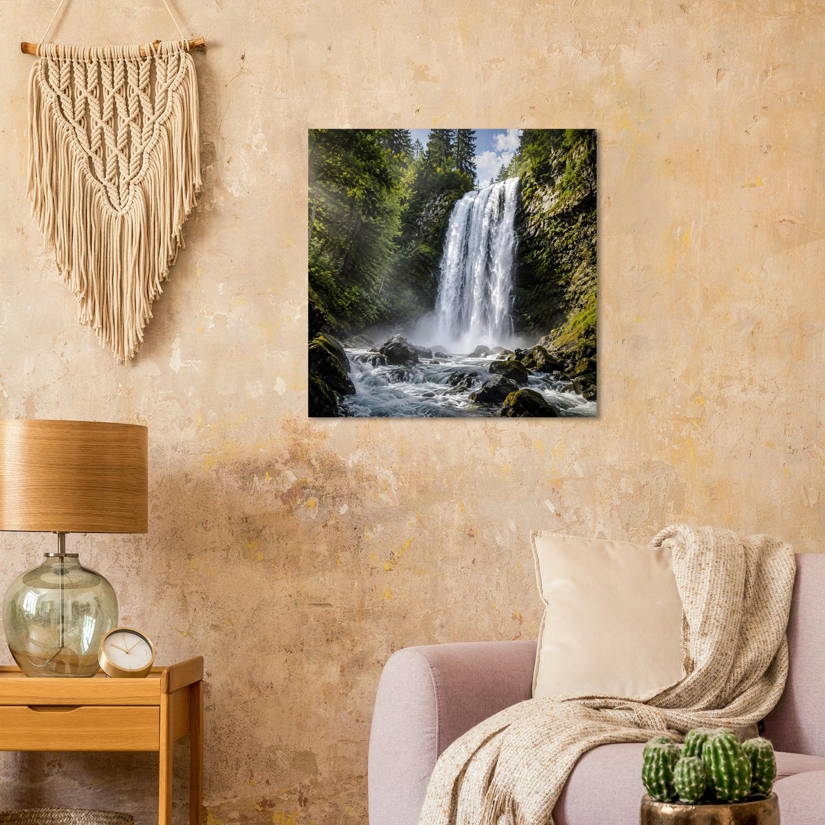 Wasserfall-Poster im quadratischen Bildausschnitt mit schwarzem Rahmen
