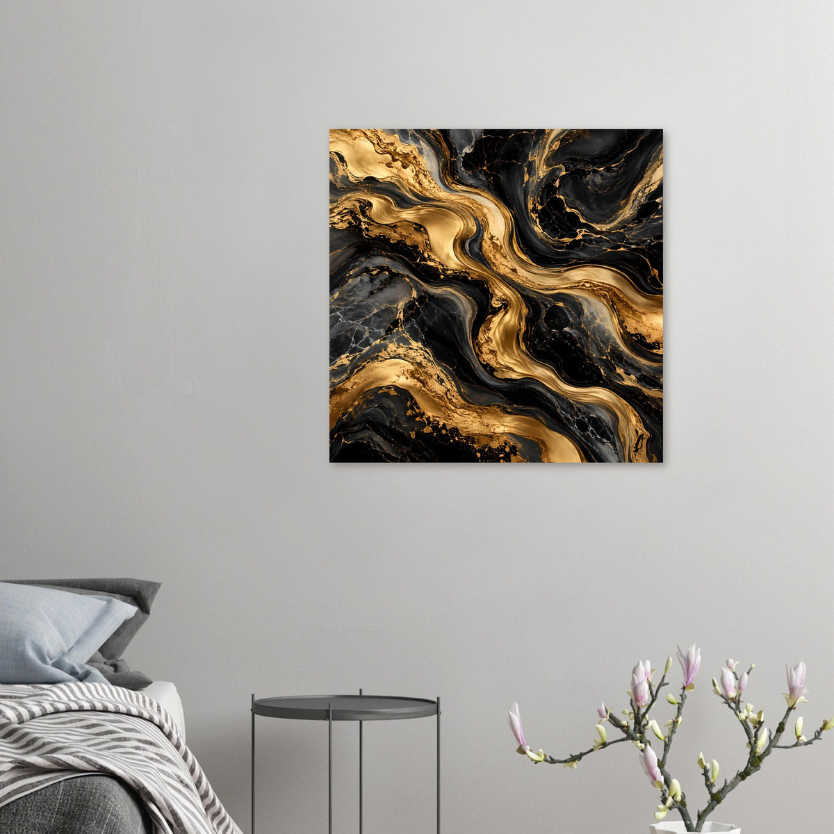 Quadratisches Poster mit Goldmarmor-Wirbeln: schwarze Bereiche und goldene Schlieren.
