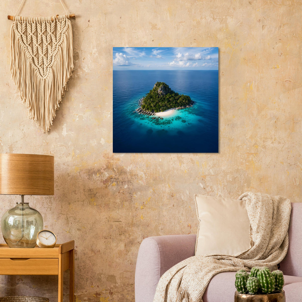 Tropisches Inselposter an der Wand: grüne Insel im türkisblauen Wasser, quadratisches Motiv