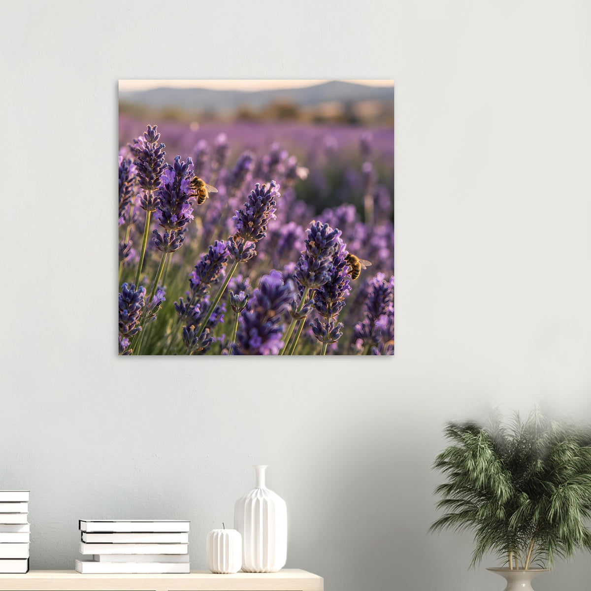 Lavendelblüten-Poster, kleines Motiv mit lila Blütenrispen im Vordergrund