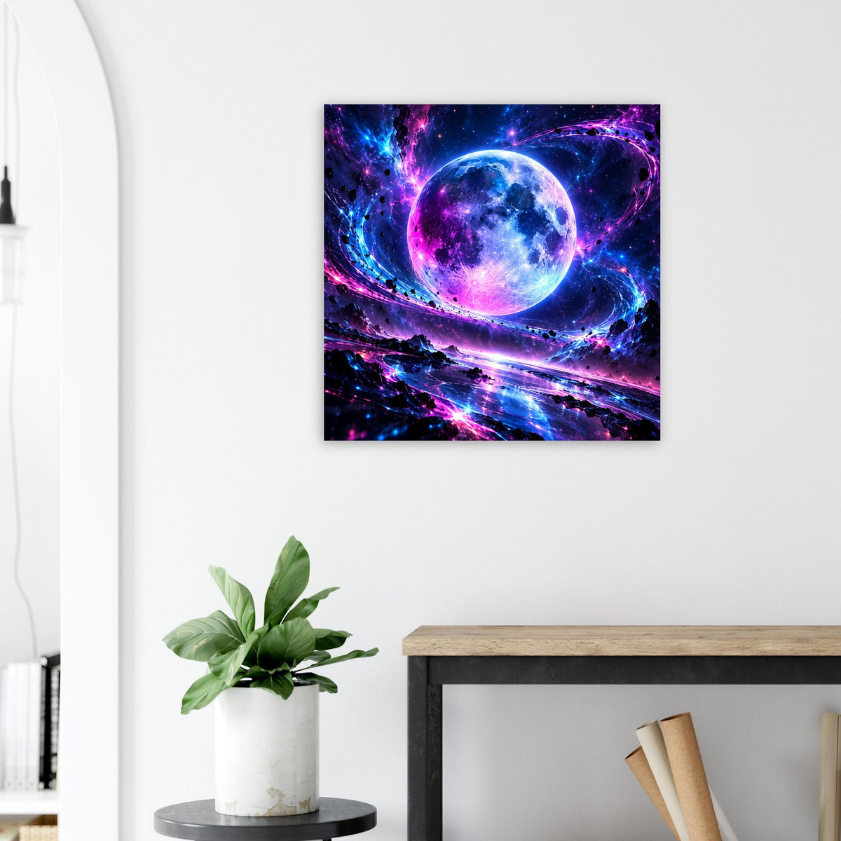 Quadratisches Galaxie-Poster mit violettem Planeten und blauen Nebeln