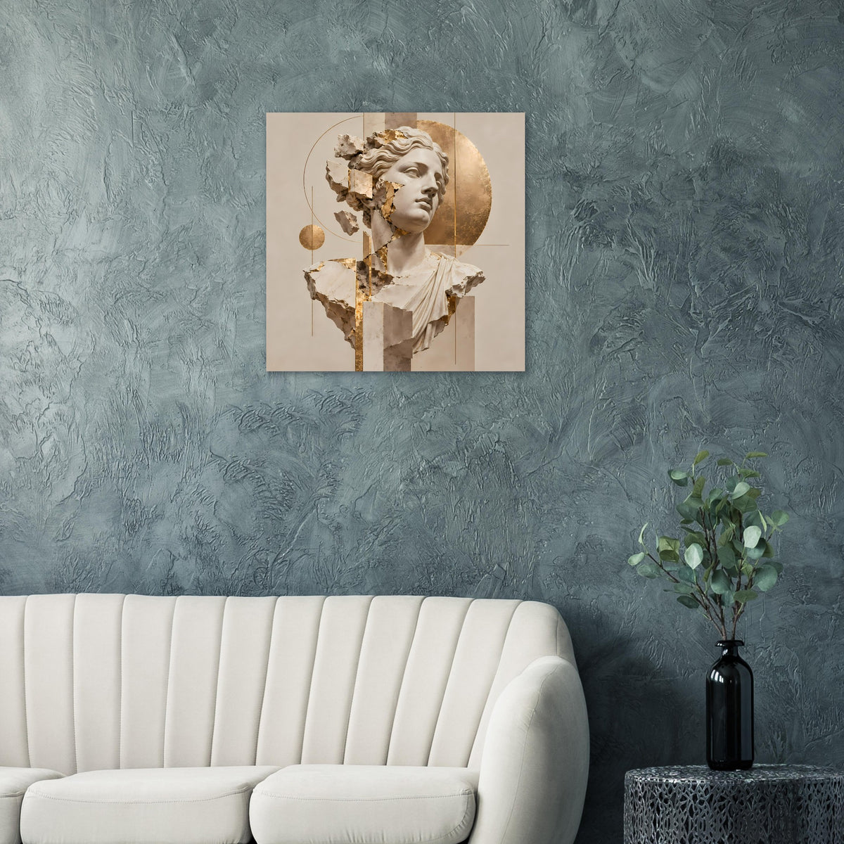 Kunstposter mit fragmentierter Büste, goldfarbenem Kreis und erhabenen Schattierungen