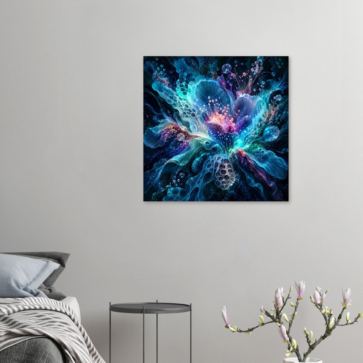Leuchtendes digitales Blumenposter, kleines Format, zentrale Blüte in Blau- und Violetttönen