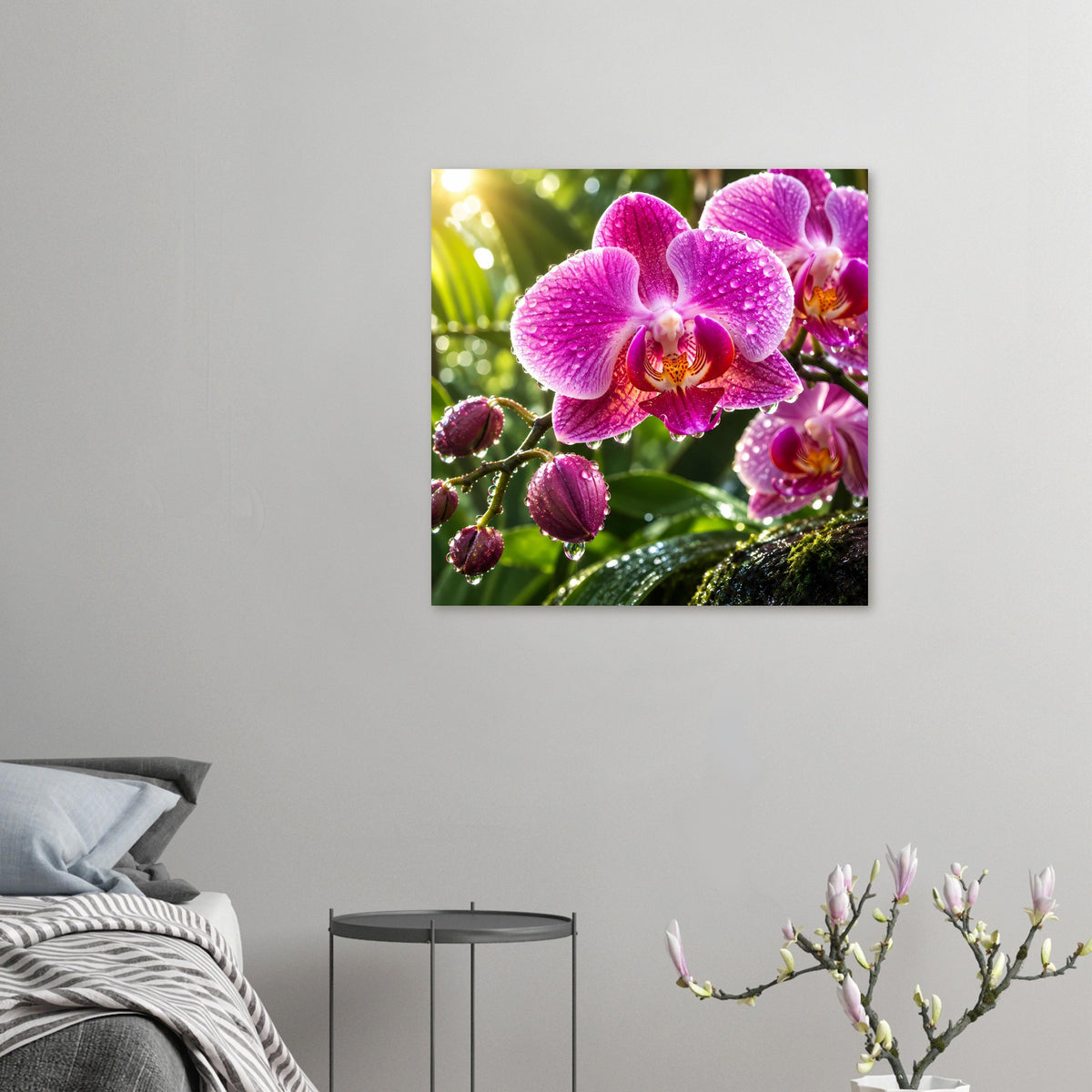 Gerahmtes Poster mit lila Orchideenblüte und Wassertropfen auf Blättern