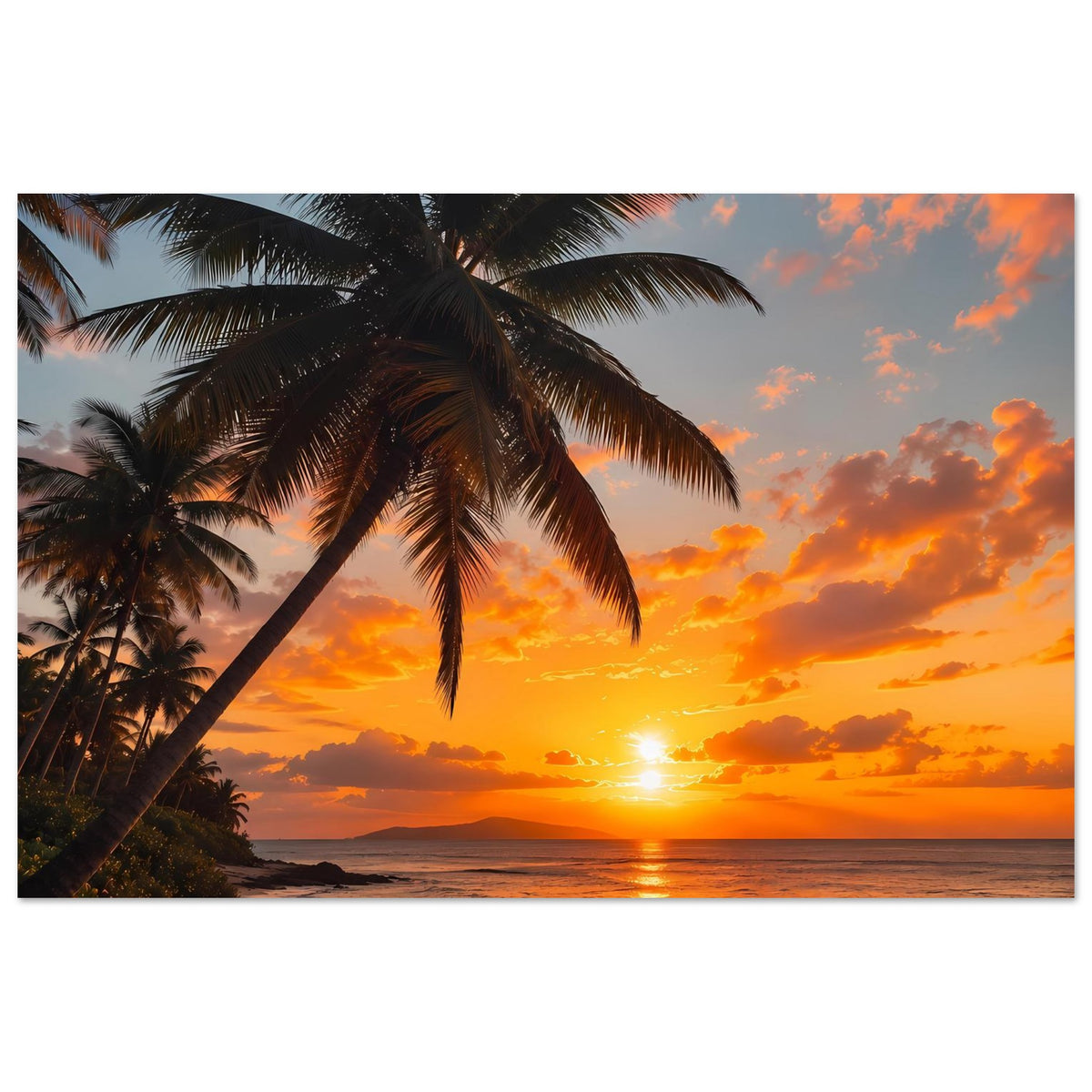Poster mit Palmenkrone über warmem Sonnenuntergang am tropischen Meerstrand