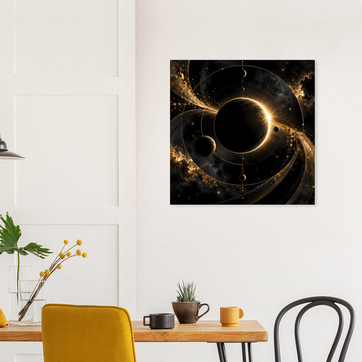 Quadratisches Poster mit schwarzem Planetenkern, goldener Aura und Umlaufbahnen